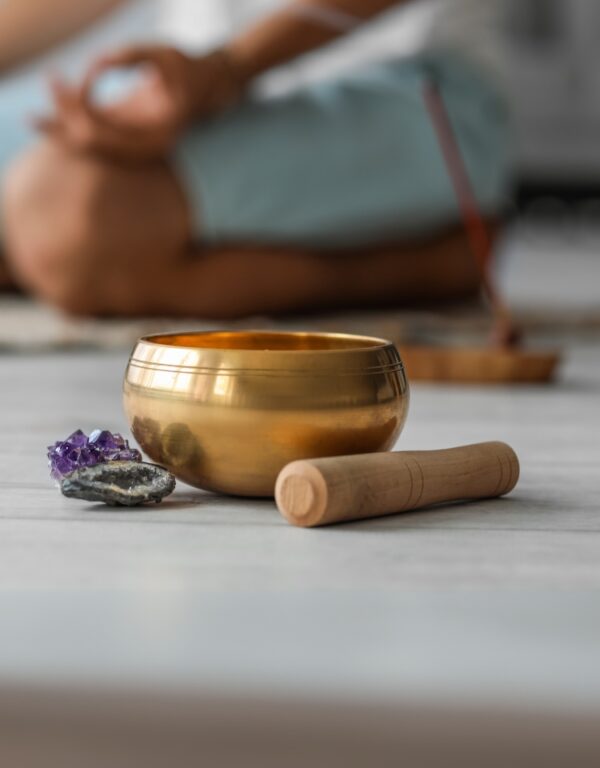 Meditační pomůcky a tibetská mísa