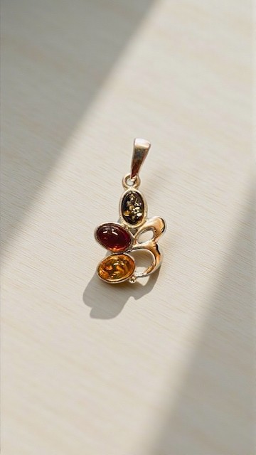 Přívěsek Jantar barevný